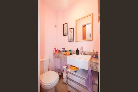 Casa de condomínio à venda com 114m², 2 quartos e 2 vagasLavabo