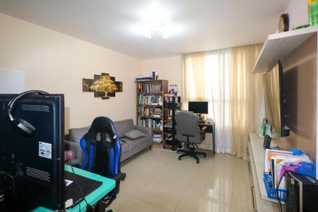 Casa de condomínio à venda com 114m², 2 quartos e 2 vagasSala