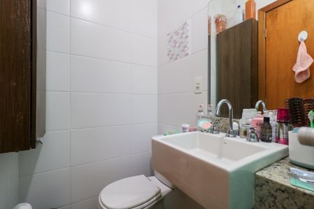 Casa de condomínio à venda com 114m², 2 quartos e 2 vagasBanheiro da Suíte 2