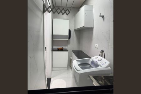 Casa à venda com 180m², 3 quartos e 3 vagas Casa à venda com 180m², 3 quartos e 3 vagasLavanderia