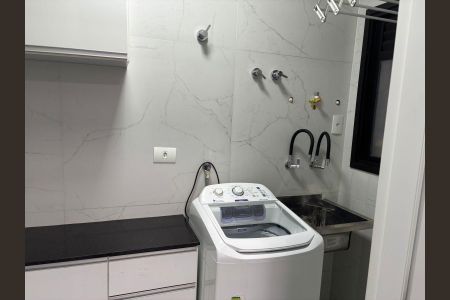 Casa à venda com 180m², 3 quartos e 3 vagas Casa à venda com 180m², 3 quartos e 3 vagasLavanderia