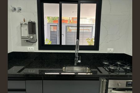 Casa à venda com 180m², 3 quartos e 3 vagas Casa à venda com 180m², 3 quartos e 3 vagasCozinha