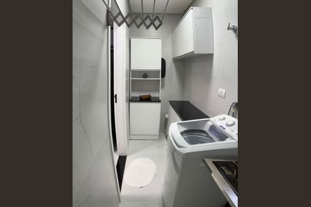 Casa à venda com 180m², 3 quartos e 3 vagas Casa à venda com 180m², 3 quartos e 3 vagasLavanderia