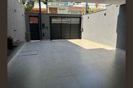 Casa à venda com 180m², 3 quartos e 3 vagas Casa à venda com 180m², 3 quartos e 3 vagasGaragem
