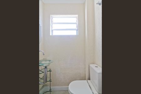 Casa à venda com 209m², 3 quartos e 3 vagas Casa à venda com 209m², 3 quartos e 3 vagasLavabo