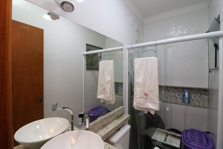 Casa à venda com 100m², 3 quartos e 2 vagasBanheiro da Suíte 2