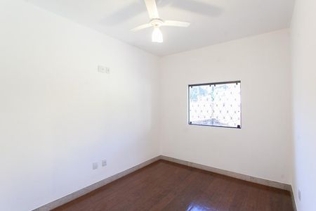 Casa à venda com 450m², 2 quartos e 5 vagasQuarto 2