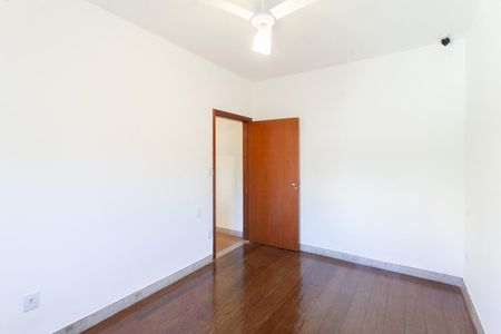 Casa à venda com 450m², 2 quartos e 5 vagasQuarto 2