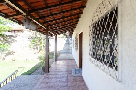 Casa à venda com 450m², 2 quartos e 5 vagasVaranda da Sala