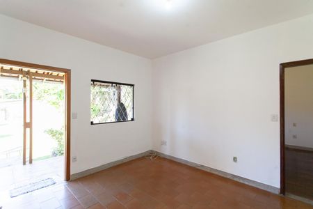 Casa à venda com 450m², 2 quartos e 5 vagasSala