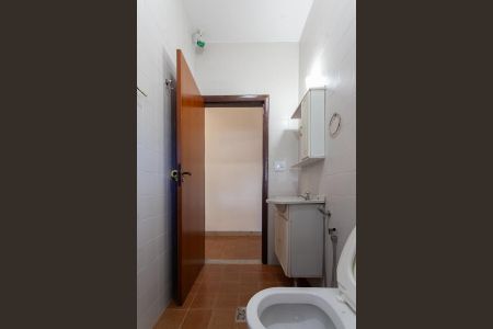 Casa à venda com 450m², 2 quartos e 5 vagasBanheiro Social