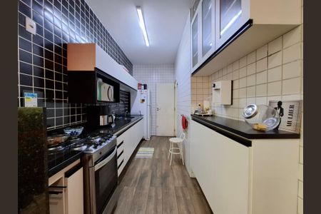 Apartamento à venda com 128m², 3 quartos e sem vaga Apartamento à venda com 128m², 3 quartos e sem vagaCozinha