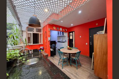 Apartamento à venda com 128m², 3 quartos e sem vaga Apartamento à venda com 128m², 3 quartos e sem vagaCozinha