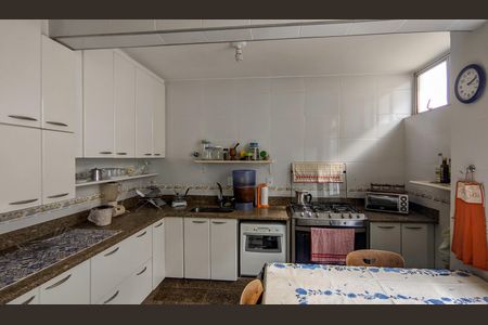 Apartamento para alugar com 206m², 4 quartos e 2 vagas Apartamento para alugar com 206m², 4 quartos e 2 vagasCozinha