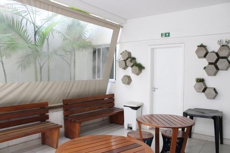 Apartamento à venda com 33m², 1 quarto e sem vagaÁrea comum - Churrasqueira