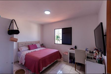 Casa à venda com 219m², 3 quartos e 4 vagas Casa à venda com 219m², 3 quartos e 4 vagasQuarto 1