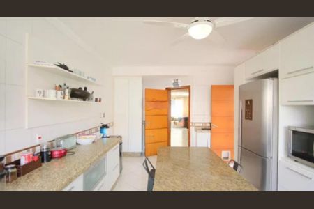 Casa à venda com 330m², 3 quartos e 4 vagas