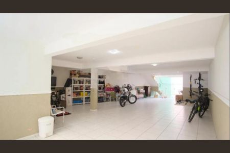 Casa à venda com 330m², 3 quartos e 4 vagas