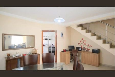 Casa à venda com 330m², 3 quartos e 4 vagas