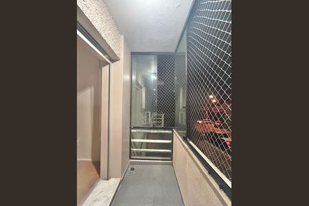Apartamento à venda com 79m², 2 quartos e 1 vagaSacada da Sala