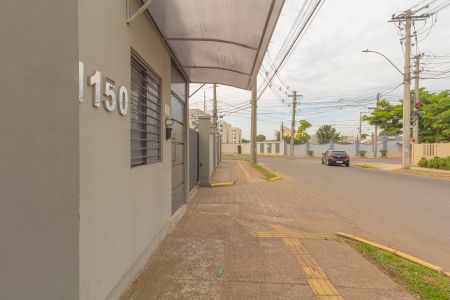 Casa de condomínio à venda com 55m², 2 quartos e 2 vagas Casa de condomínio à venda com 55m², 2 quartos e 2 vagasFachada e Portaria