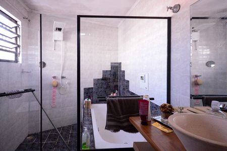 Casa à venda com 185m², 3 quartos e 2 vagas Casa à venda com 185m², 3 quartos e 2 vagasBanheiro  Suíte