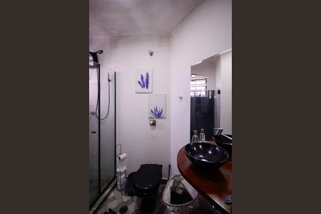Casa à venda com 185m², 3 quartos e 2 vagas Casa à venda com 185m², 3 quartos e 2 vagasBanheiro Social