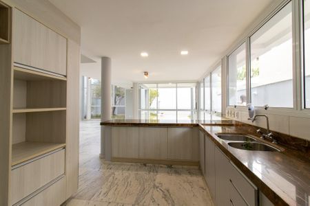 Casa de condomínio para alugar com 300m², 3 quartos e 4 vagasCozinha