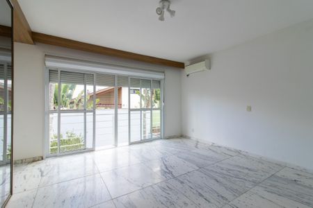 Casa de condomínio para alugar com 300m², 3 quartos e 4 vagasSuíte 1
