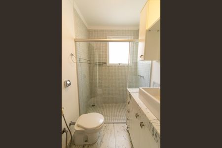 Casa de condomínio para alugar com 300m², 3 quartos e 4 vagasBanheiro Suíte 2