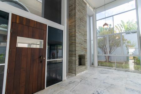 Casa de condomínio para alugar com 300m², 3 quartos e 4 vagasSala