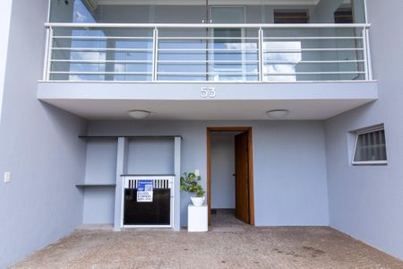 Casa de condomínio para alugar com 300m², 3 quartos e 4 vagasFachada