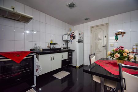 Apartamento à venda com 112m², 2 quartos e 1 vagaCozinha