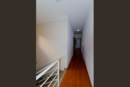 Casa à venda com 125m², 3 quartos e 2 vagasCorredor de acesso