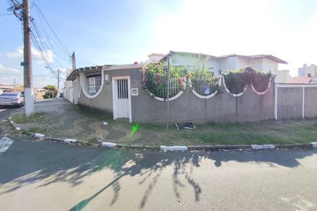 Casa à venda com 380m², 3 quartos e 4 vagasFachada