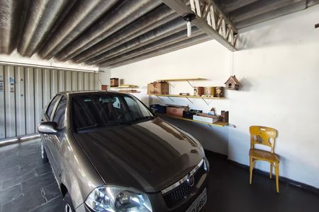 Casa à venda com 380m², 3 quartos e 4 vagasQuintal - Garagem