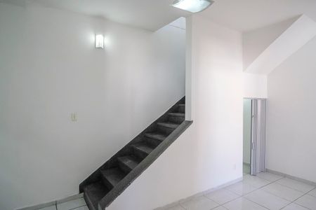 Casa à venda com 98m², 2 quartos e 1 vagaAcesso aos quartos