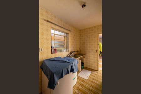 Casa à venda com 450m², 2 quartos e 10 vagas Casa à venda com 450m², 2 quartos e 10 vagasÁrea de Serviço