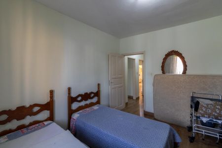 Casa à venda com 450m², 2 quartos e 10 vagas Casa à venda com 450m², 2 quartos e 10 vagasQuarto 1