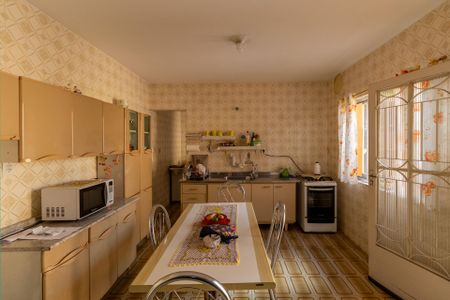 Casa à venda com 450m², 2 quartos e 10 vagas Casa à venda com 450m², 2 quartos e 10 vagasCozinha