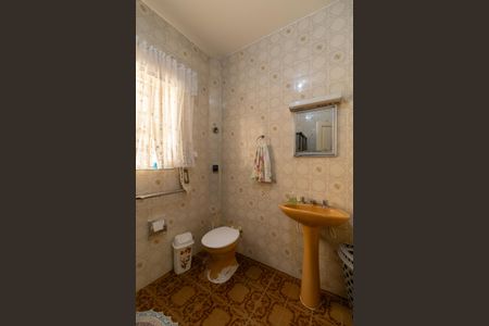 Casa à venda com 450m², 2 quartos e 10 vagas Casa à venda com 450m², 2 quartos e 10 vagasBanheiro