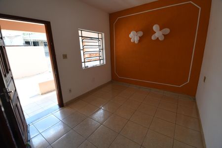 Casa à venda com 150m², 3 quartos e 3 vagasSala