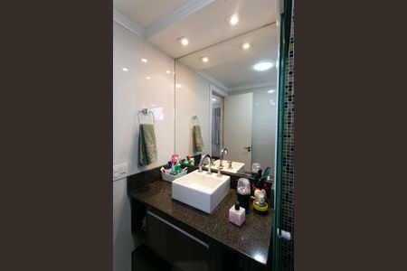 Apartamento à venda com 82m², 2 quartos e 2 vagasBanheiro da Suíte