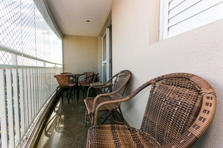 Apartamento à venda com 82m², 2 quartos e 2 vagasVaranda