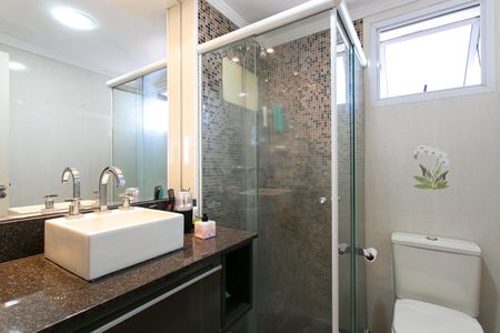 Apartamento à venda com 82m², 2 quartos e 2 vagasBanheiro da Suíte