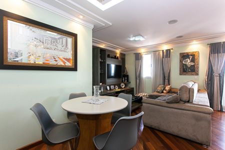 Apartamento à venda com 82m², 2 quartos e 2 vagasSala