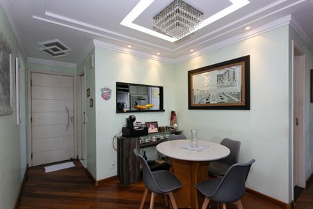 Apartamento à venda com 82m², 2 quartos e 2 vagasSala