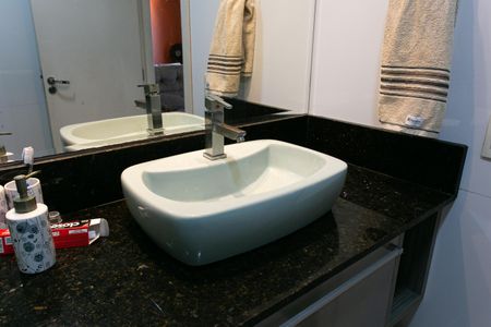 Apartamento à venda com 82m², 2 quartos e 2 vagasBanheiro Social