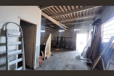 Casa à venda com 208m², 3 quartos e 4 vagas Casa à venda com 208m², 3 quartos e 4 vagasGalpão