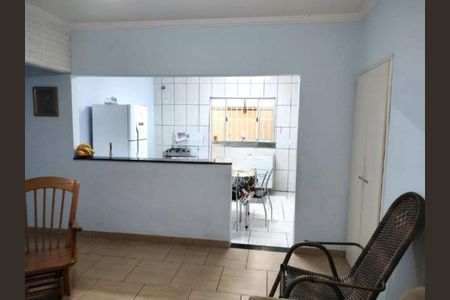 Casa à venda com 220m², 4 quartos e 2 vagas Casa à venda com 220m², 4 quartos e 2 vagasFoto 19